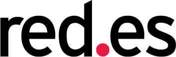Logotipo de una marca moderna con un diseño minimalista en color negro y un punto rojo, representando innovación y creatividad.